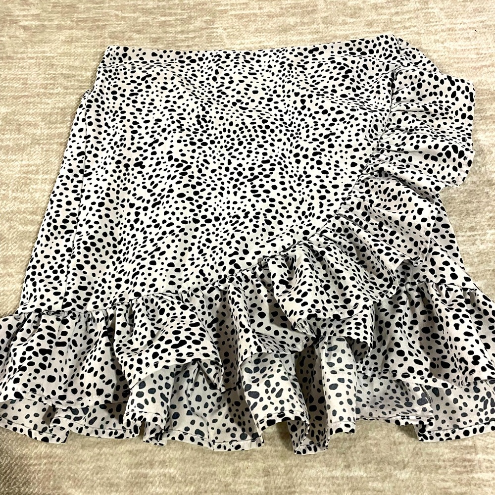 SHEIN black and white skirt